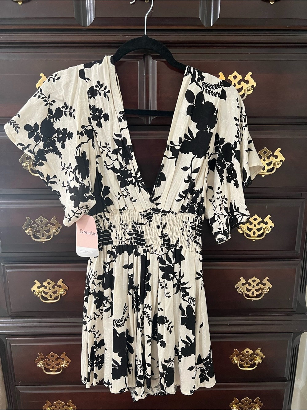 Women’s Black & Cream Floral V-Neck Dress
